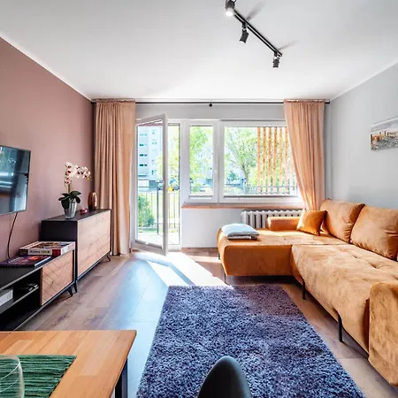 Wyjatkowy Przy Lesie By Renters アパート グディニャ